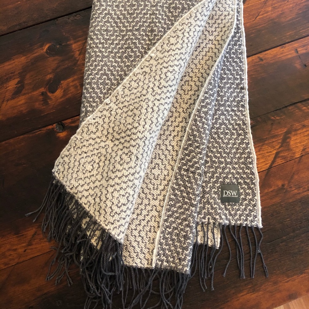 Reversible soft throw